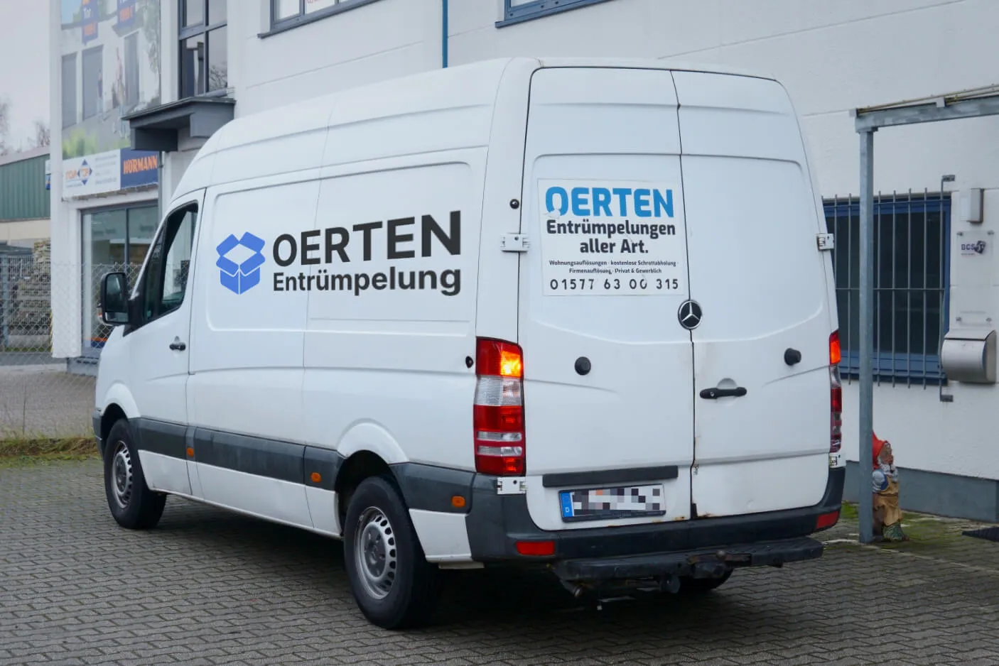 Oerten-Entrümpelung Langenfeld - Van von Hinten